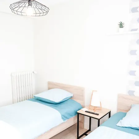Magnifique Et Grand Appart, Balcon Et Parking *